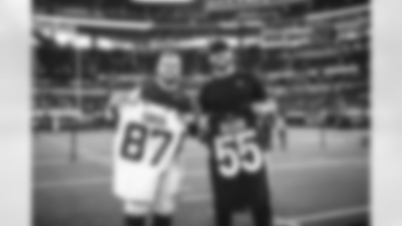 The Los Angeles Rams take on the Jacksonville Jaguars during Week 13 of the 2021 regular season.