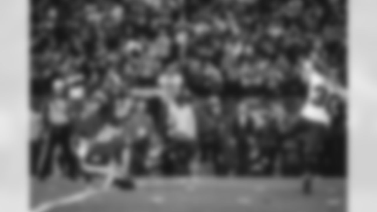 The Los Angeles Rams take on the Tampa Bay Buccaneers in the Divisional round of the 2021 NFL Playoffs.