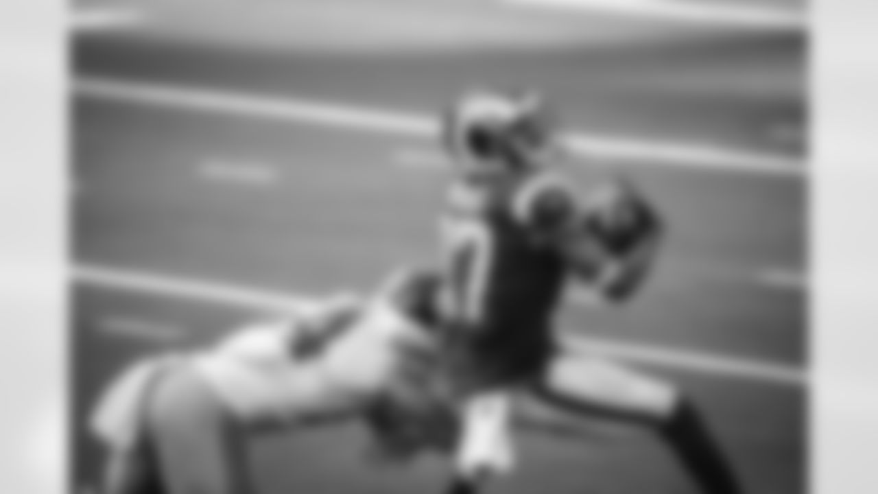 Wide receiver (17) Robert Woods of the Los Angeles Rams catches a pass against the New York Giants during the Rams 17-9 victory over the Giants in an NFL Week 4 regular season game, Sunday, October 4, 2020, in Inglewood, Calif. (Jeff Lewis/LA Rams)