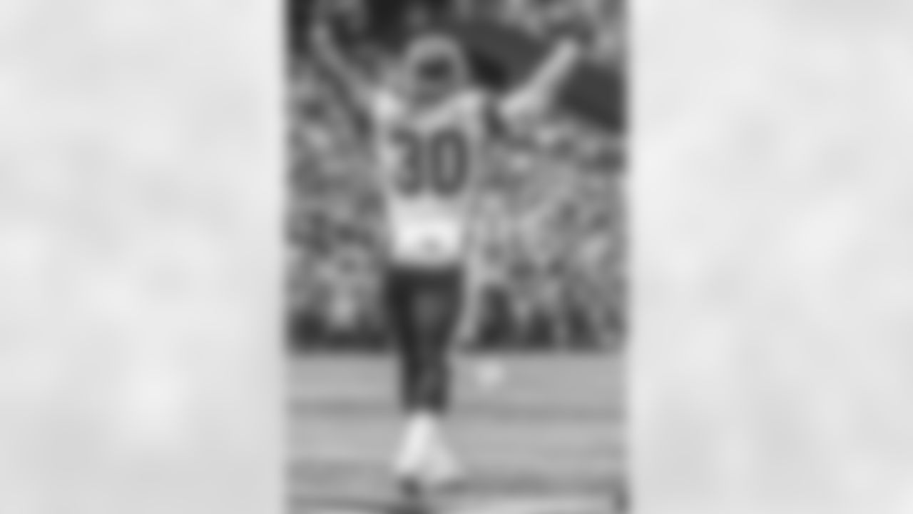SOCIAL_SeahawksRams_JL_067