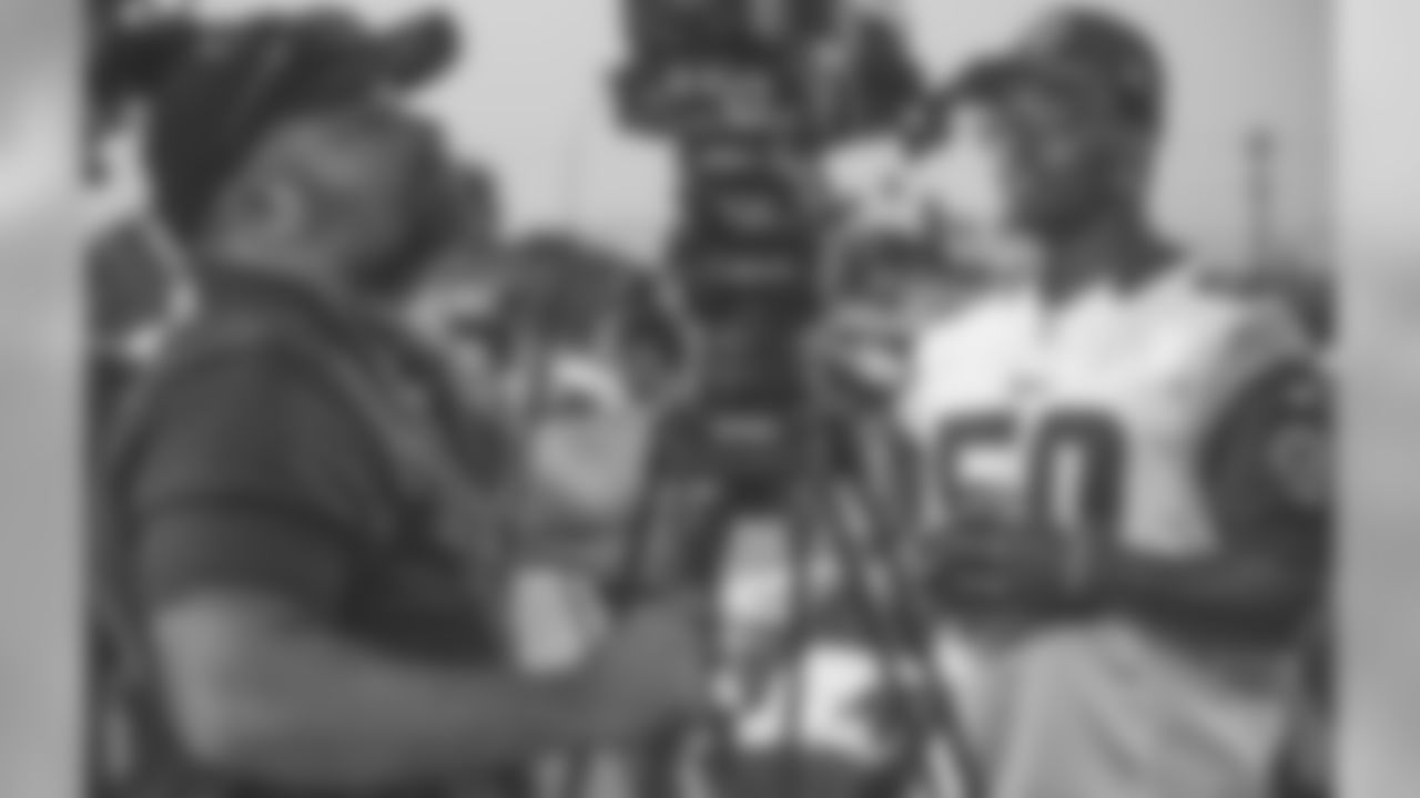 182109_WattsBears_Nike_HavASole_Surprise_DB_Social013