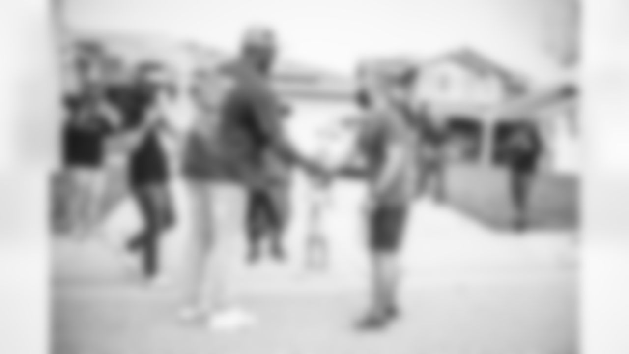 E_211130_Sleep_Number_Delivery_1506