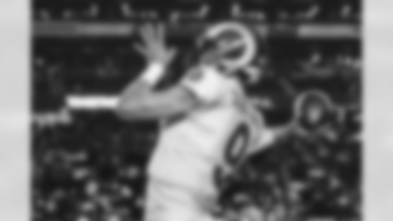 The Los Angeles Rams take on the Arizona Cardinals during Week 14 of the 2021 regular season.
