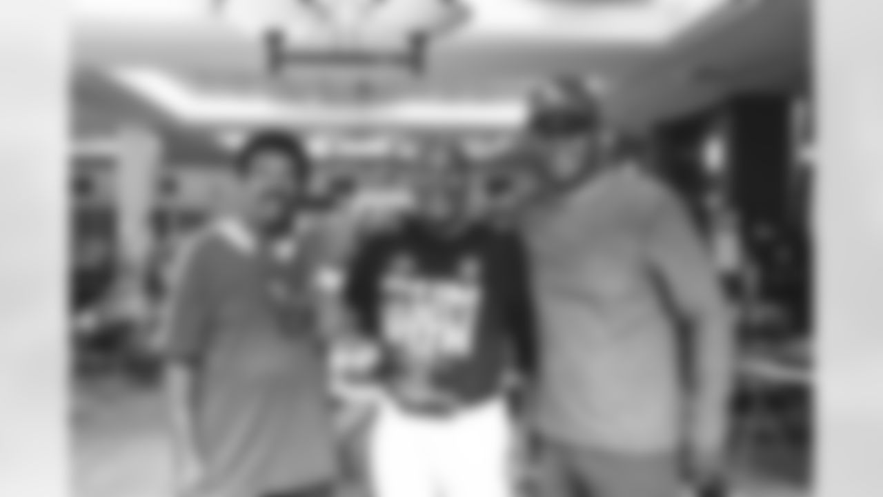 E_211105_RocketMortgageSaluteToService_6797