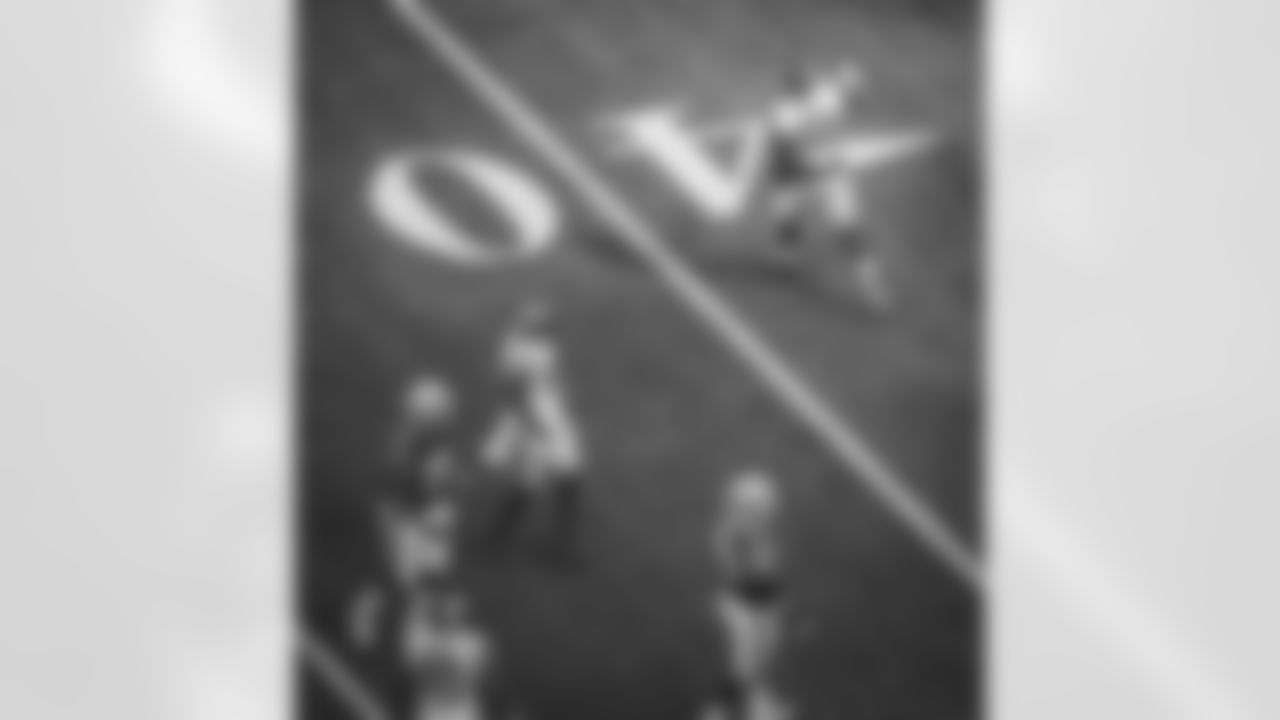 The Los Angeles Rams take on the Dallas Cowboys during Week 5 of the 2022 NFL regular season.