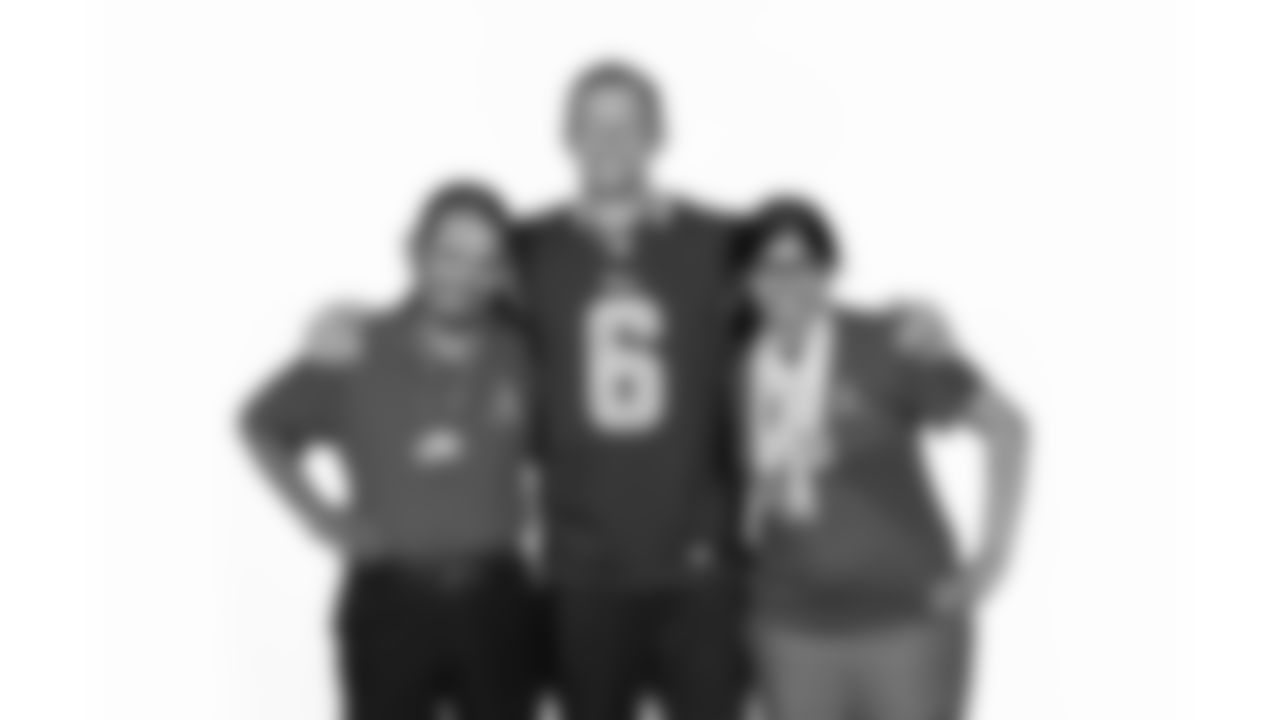 Albertsons, Special Olympics, and Johnny Hekker, Wednesday, May 31, 2017, in Thousand Oaks, CA. (Jeff Lewis/Rams)