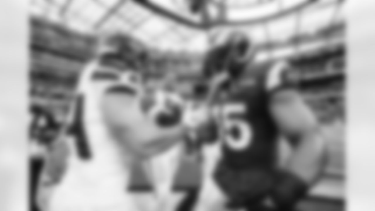 The Los Angeles Rams take on the Seattle Seahawks during Week 13 of the 2022 NFL regular season.