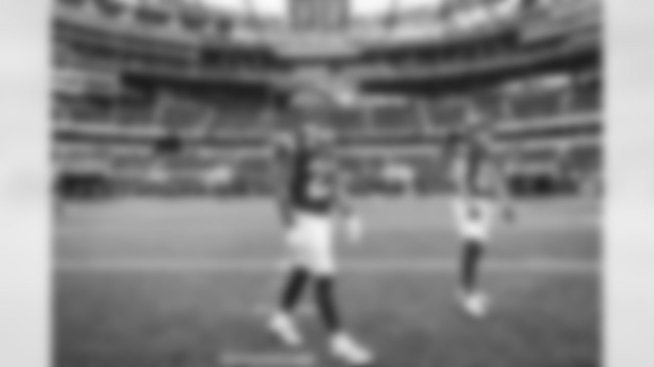 The Los Angeles Rams take on the Seattle Seahawks during Week 13 of the 2022 NFL regular season.