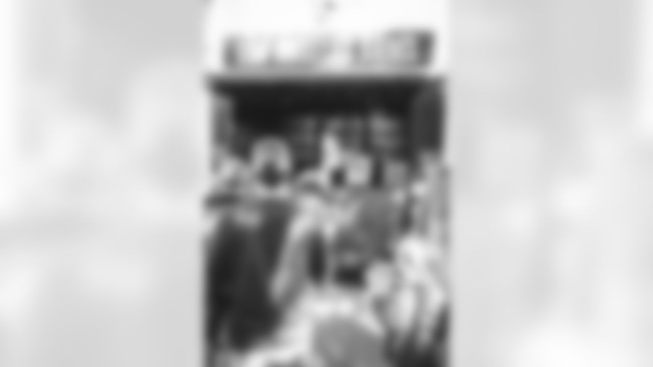 E_220121_PlayoffNewsStandPopUp_8066