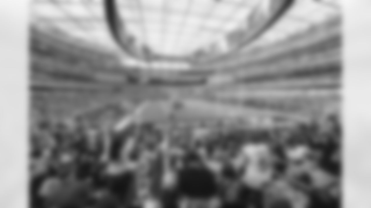 The Los Angeles Rams take on the Dallas Cowboys during Week 5 of the 2022 NFL regular season.