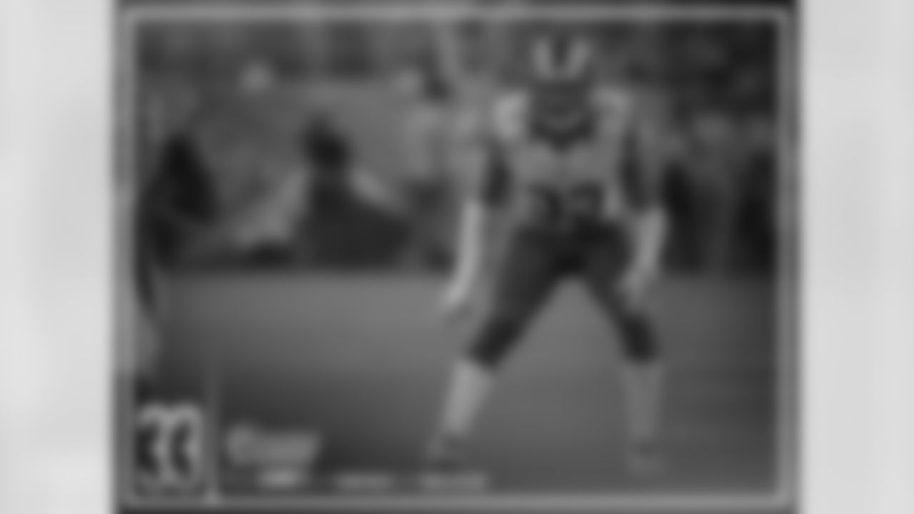 DB E.J. Gaines #33