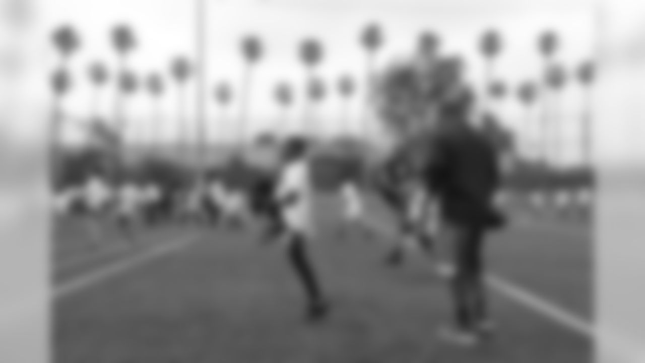 The Los Angeles Rams host Community Day in the City of Inglewood, alongside a co-ed Football Clinic for youth in learning football related drills and competitions while promoting safety, healthy and educational life skills. Certified USA Football coaches and Rams community members take the lead in todays activities. Attendees will have a chance to receive football gear owned by previous Rams players, football cleats, hats donated by the Rams. Saturday, June 1, 2019, Inglewood, CA. (Will Navarro/Rams)