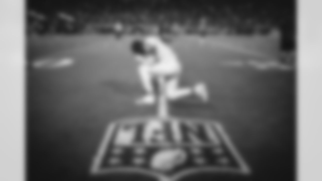 The Los Angeles Rams take on the Arizona Cardinals during Week 14 of the 2021 regular season.
