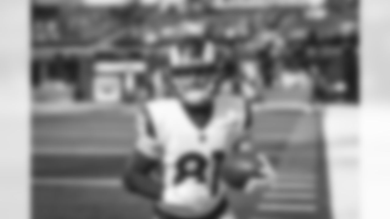 The Los Angeles Rams take on the Los Angeles Chargers during Week 17 of the 2022 NFL regular season