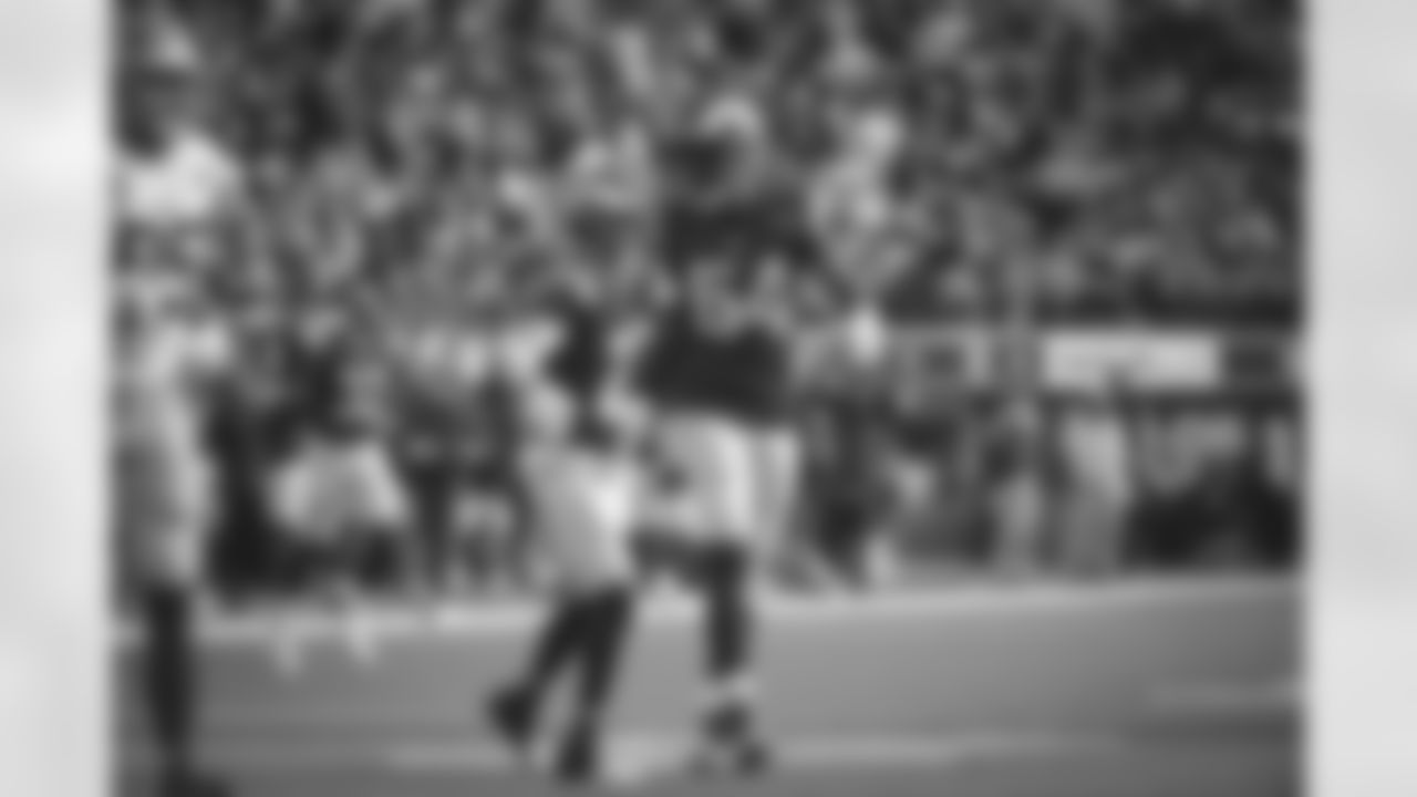 E_JMP_3203
