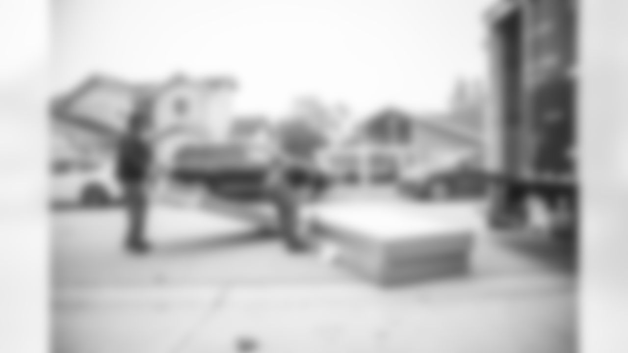 E_211130_Sleep_Number_Delivery_1591