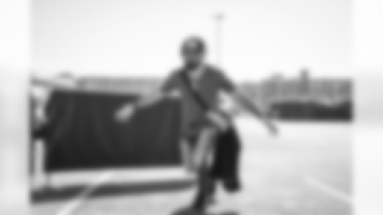 E_TOW04066