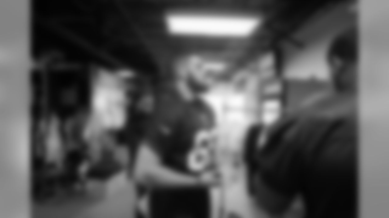 Guard (60) Brandon Hitner of the Los Angeles Rams arrives at Cal Lu to see his locker and try on his equipment, Monday, May 13, 2019, in Thousand Oaks, CA. (Jeff Lewis/Rams)