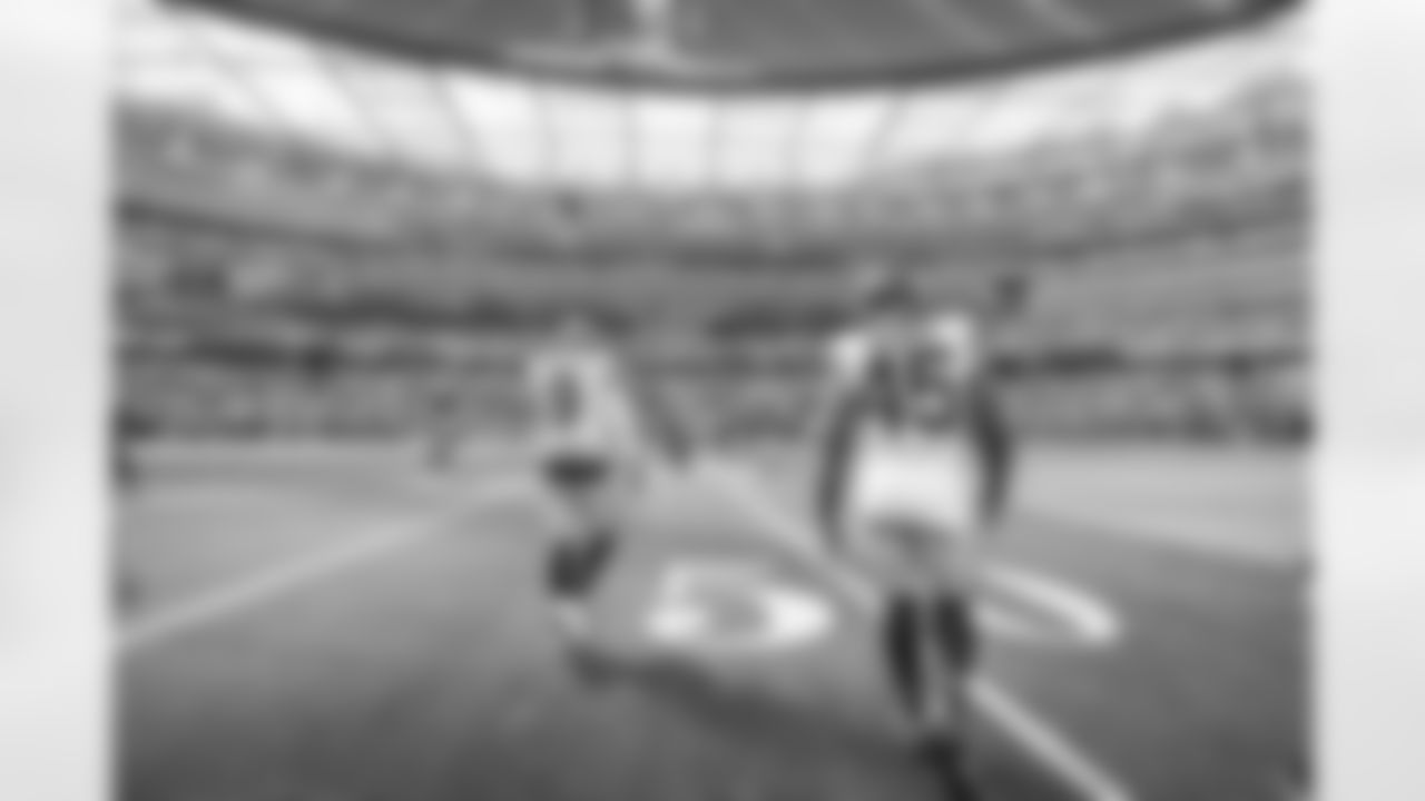 The Los Angeles Rams take on the Dallas Cowboys during Week 5 of the 2022 NFL regular season.