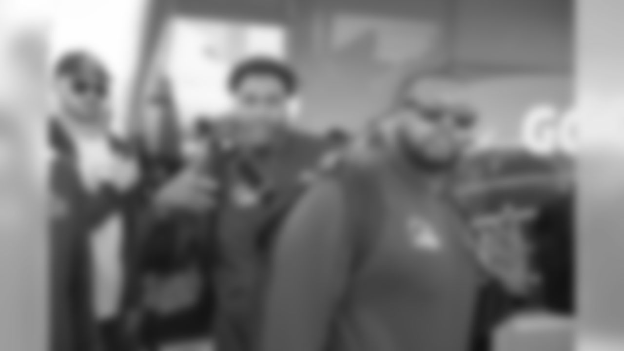 Defensive tackle's (95) Ethan Westbrooks and (92) Tanzel Smart of the Los Angeles Rams get on the plane at LAX to fly to Atlanta for Super Bowl LIII, Sunday, January 27, 2019, in Los Angeles, CA. (Jeff Lewis/Rams)