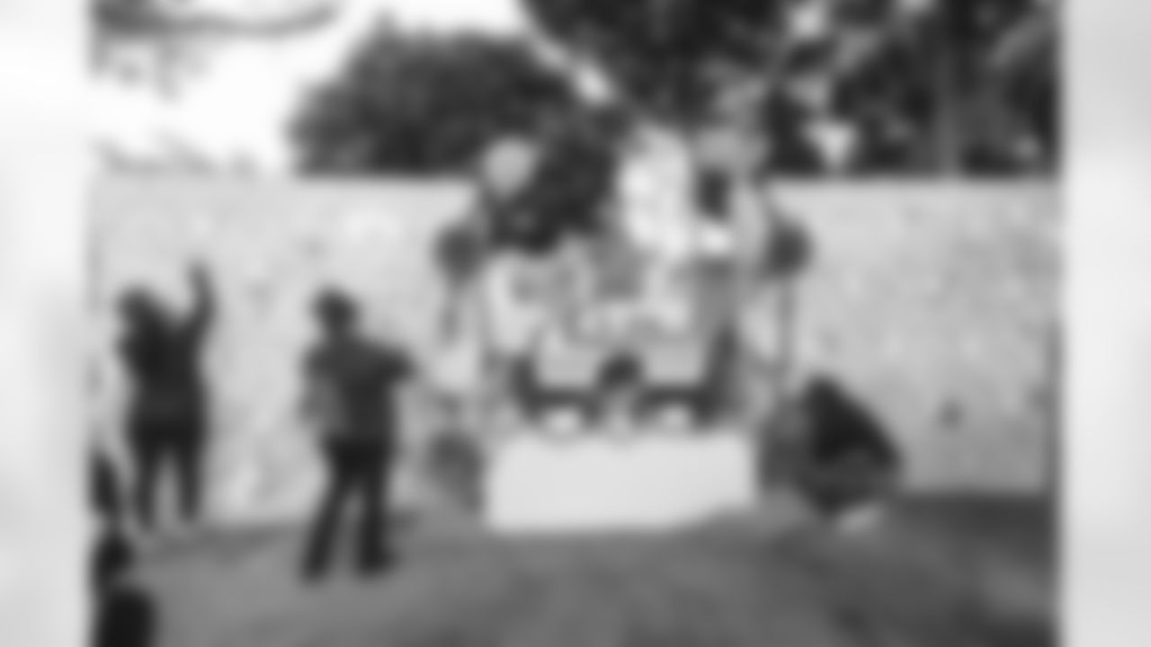 E_HUT34295