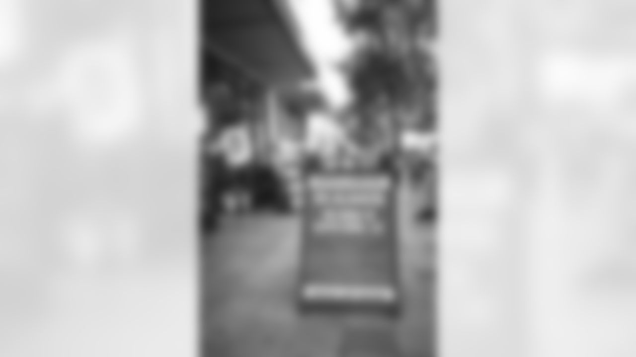 E_220121_PlayoffNewsStandPopUp_7238