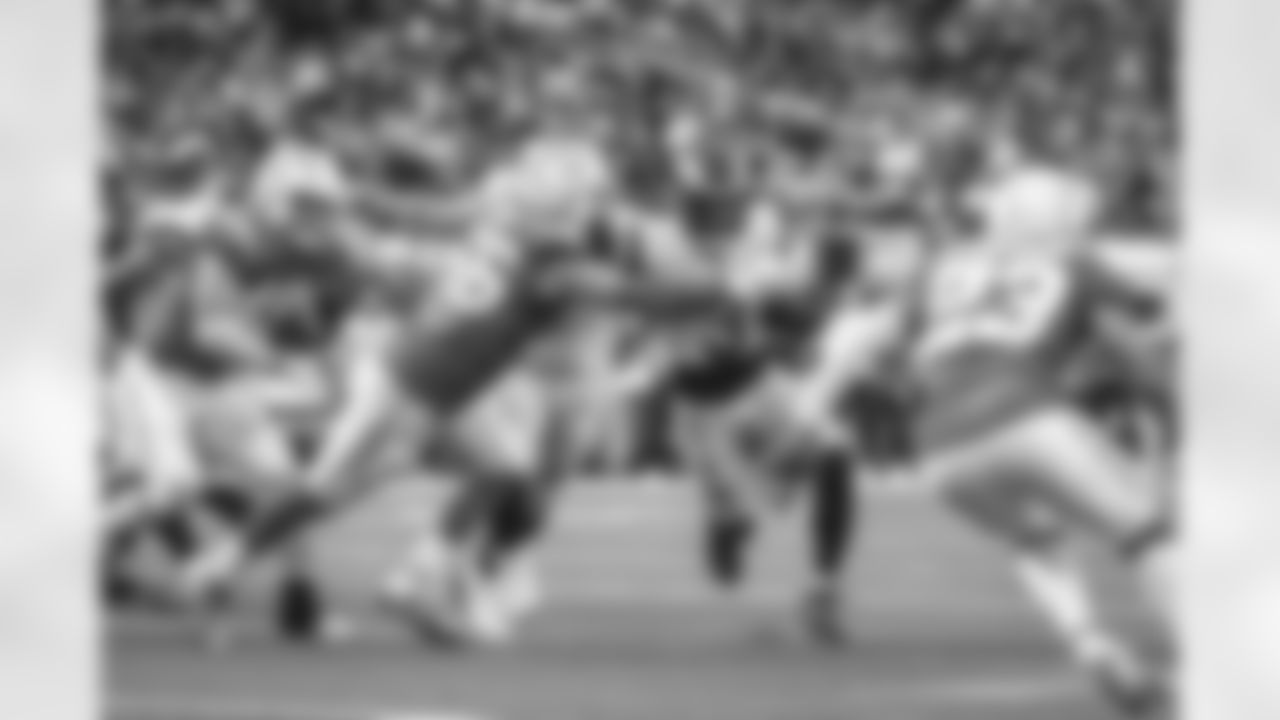 The Los Angeles Rams take on the Los Angeles Chargers during Week 17 of the 2022 NFL regular season
