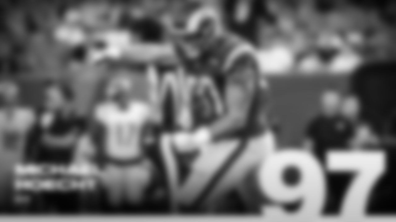 roster gallery 16x9-52