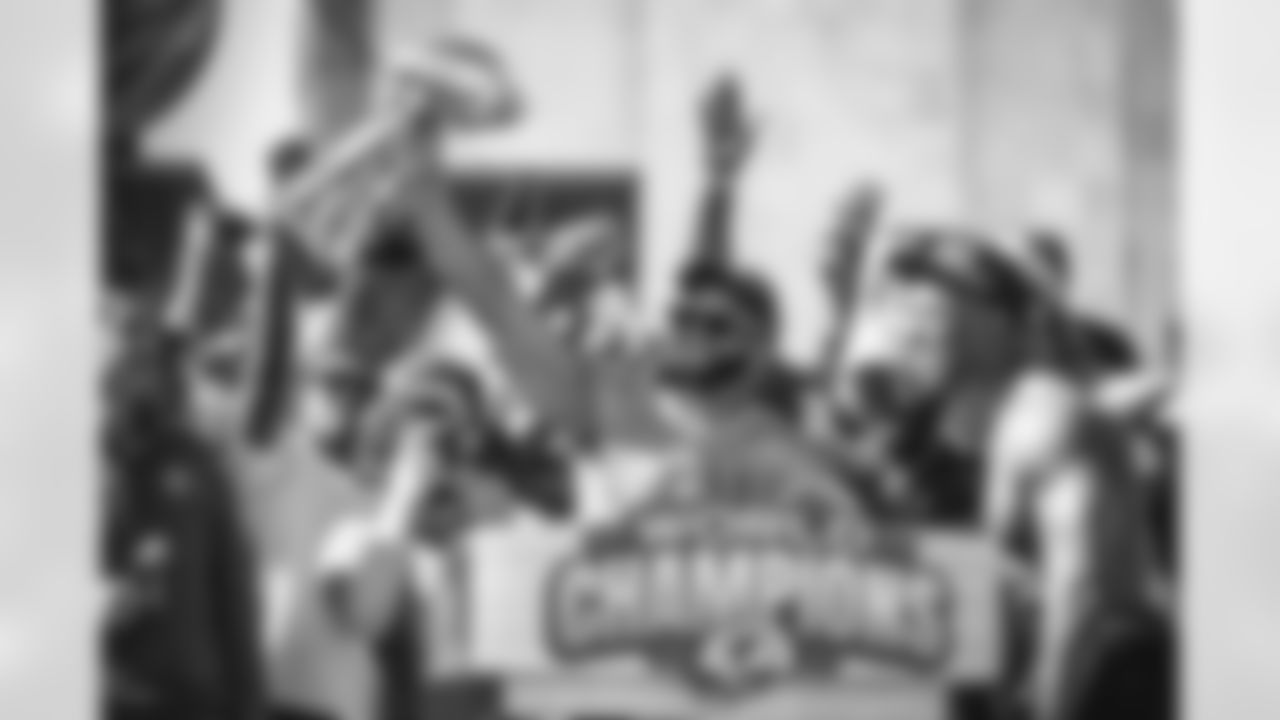 E_02162022_WorldChampsParade_WN_3302