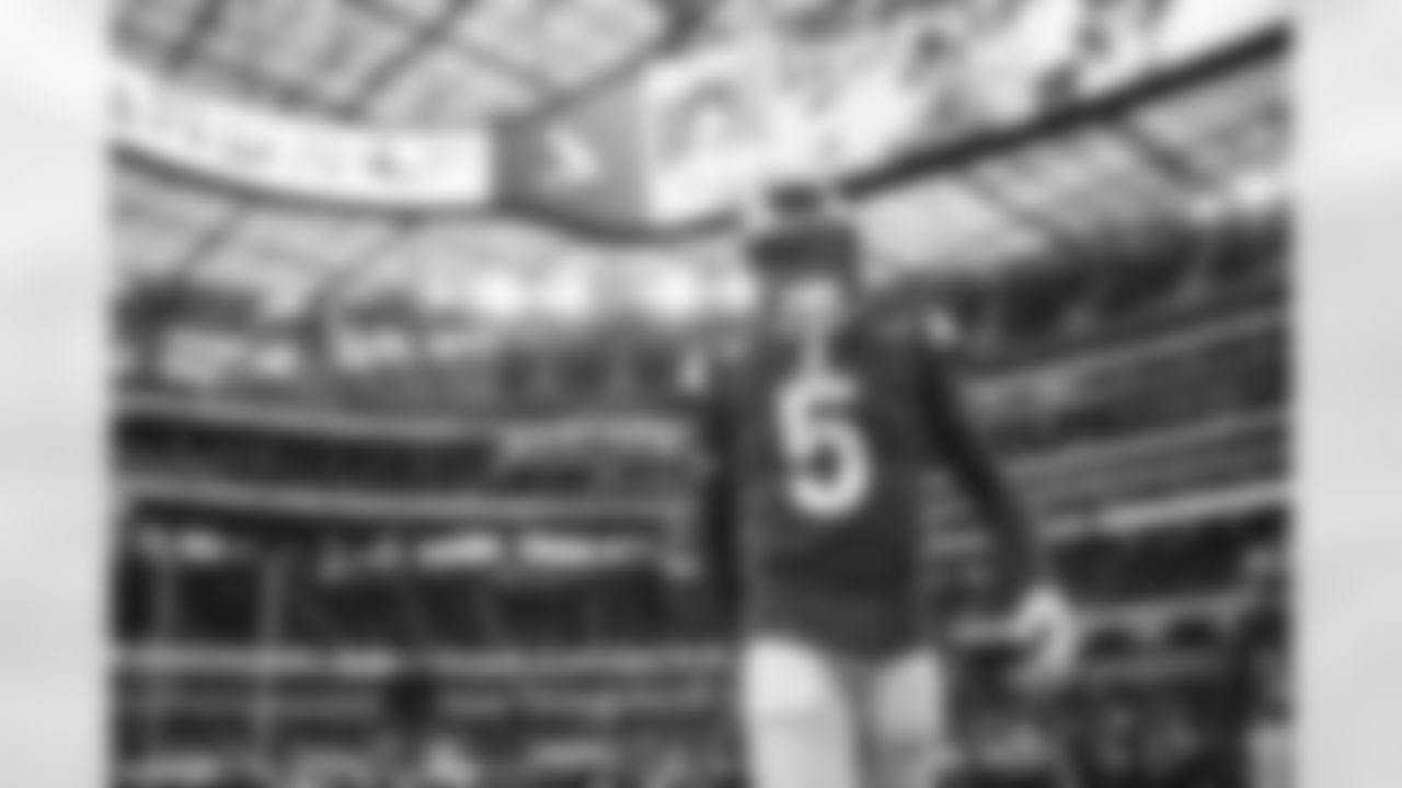 The Los Angeles Rams take on the Arizona Cardinals in the Wild Card round of the 2021 NFL Playoffs.