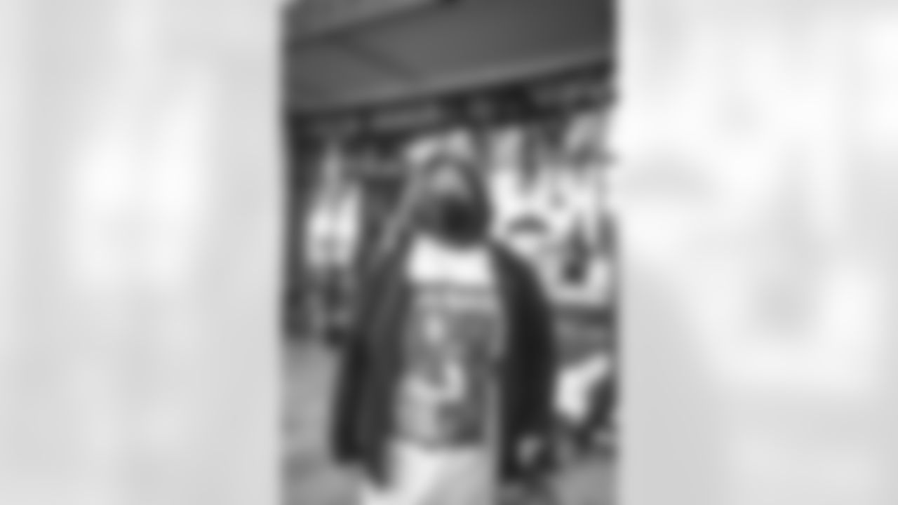 E_220121_PlayoffNewsStandPopUp_7132