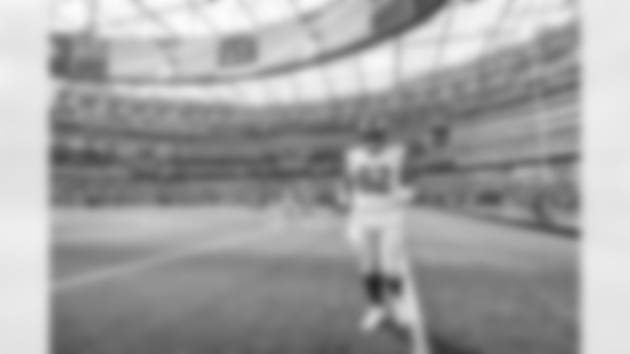 The Los Angeles Rams take on the Dallas Cowboys during Week 5 of the 2022 NFL regular season.