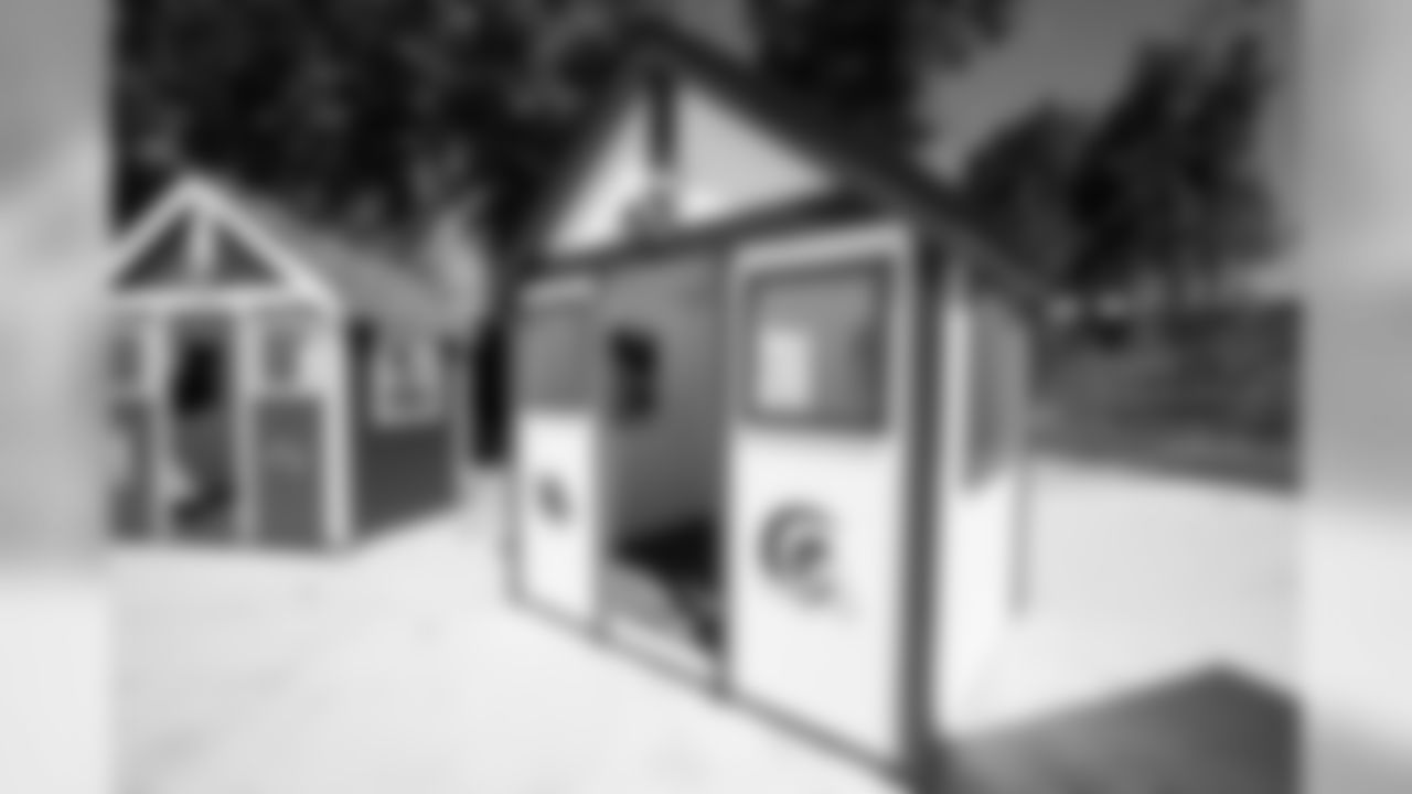 The Los Angeles Rams partner with Habitat for Humanity Orange County to build playhouses to be auctioned off at practice at The University of California Irvine in Irvine, CA on 8/3/2018. (Rams/Hiro Ueno)