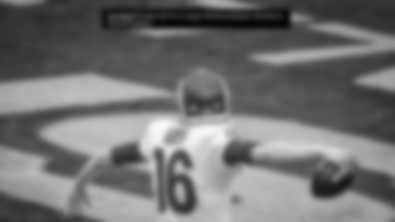 The Los Angeles Rams react on social media after defeating the Washington Football Team and Aaron Donald's dominate 4 sack performance.