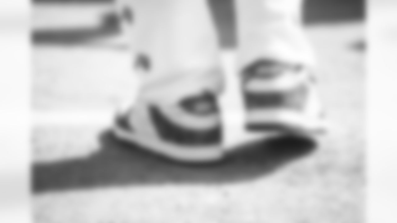 E_TOW21025