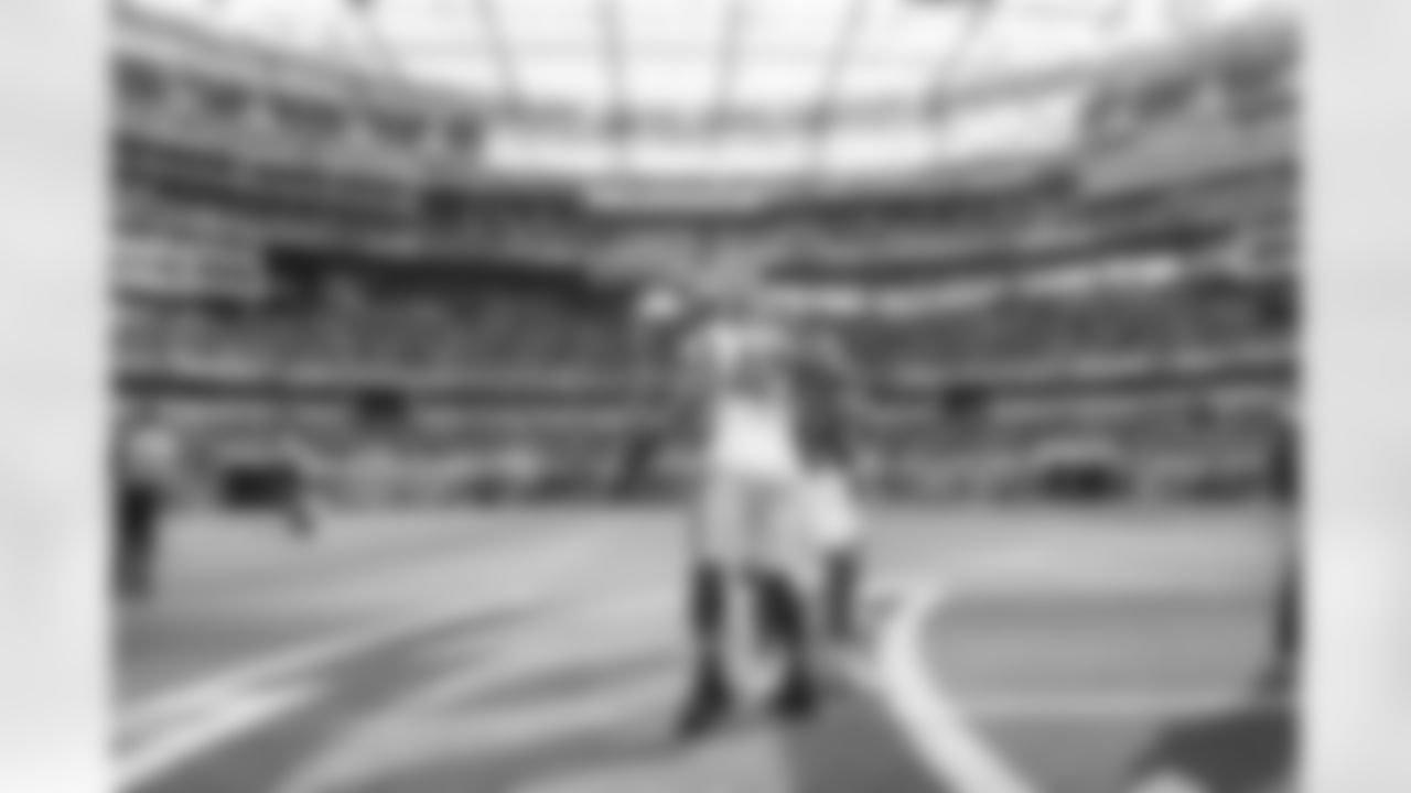 The Los Angeles Rams take on the Los Angeles Chargers during Week 17 of the 2022 NFL regular season