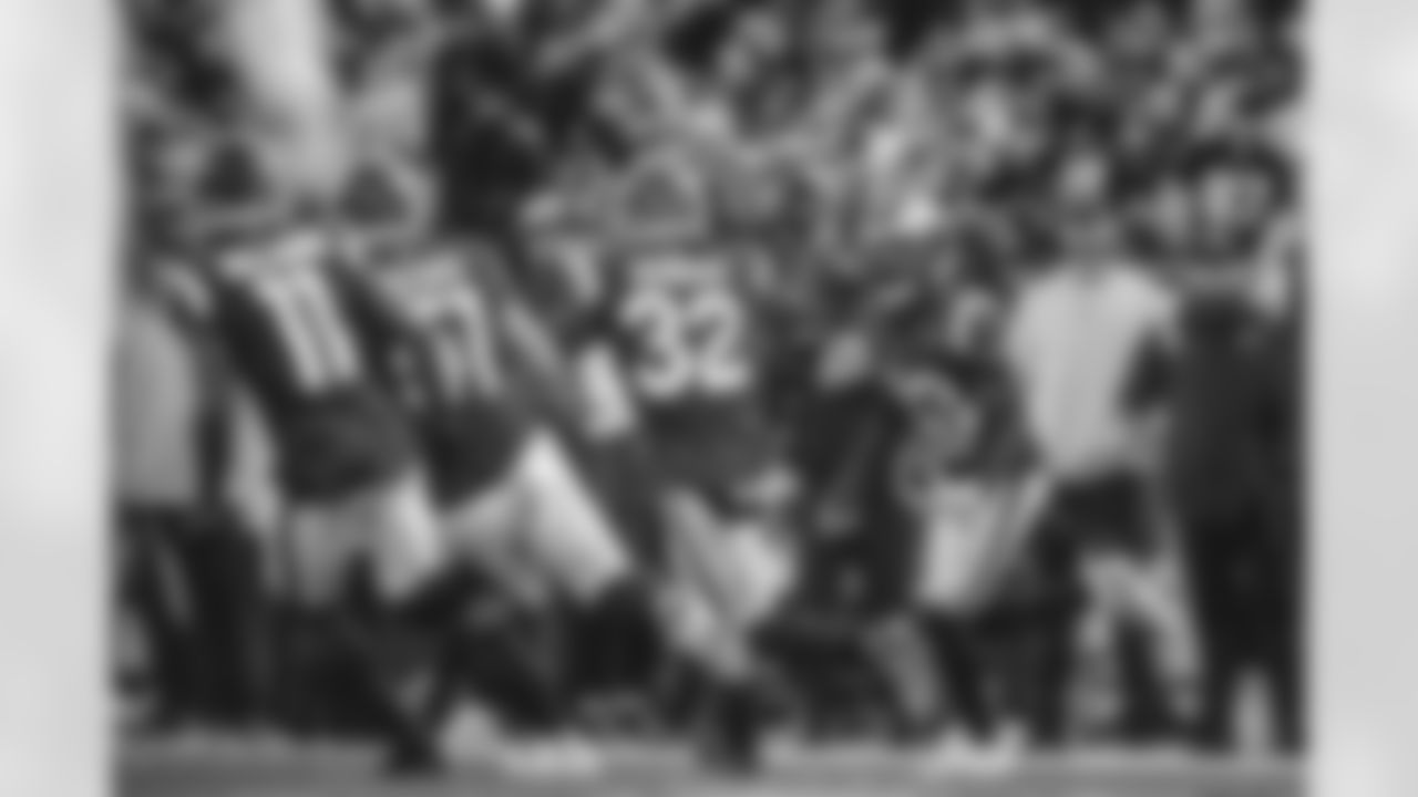 The Los Angeles Rams take on the Tampa Bay Buccaneers in the Divisional round of the 2021 NFL Playoffs.