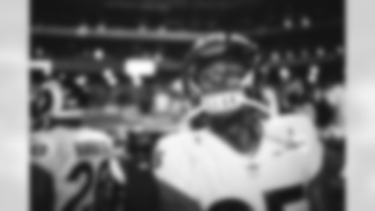 The Los Angeles Rams take on the Arizona Cardinals during Week 14 of the 2021 regular season.