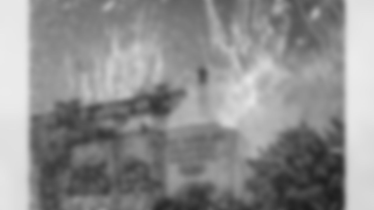 E_210216_Parade_188