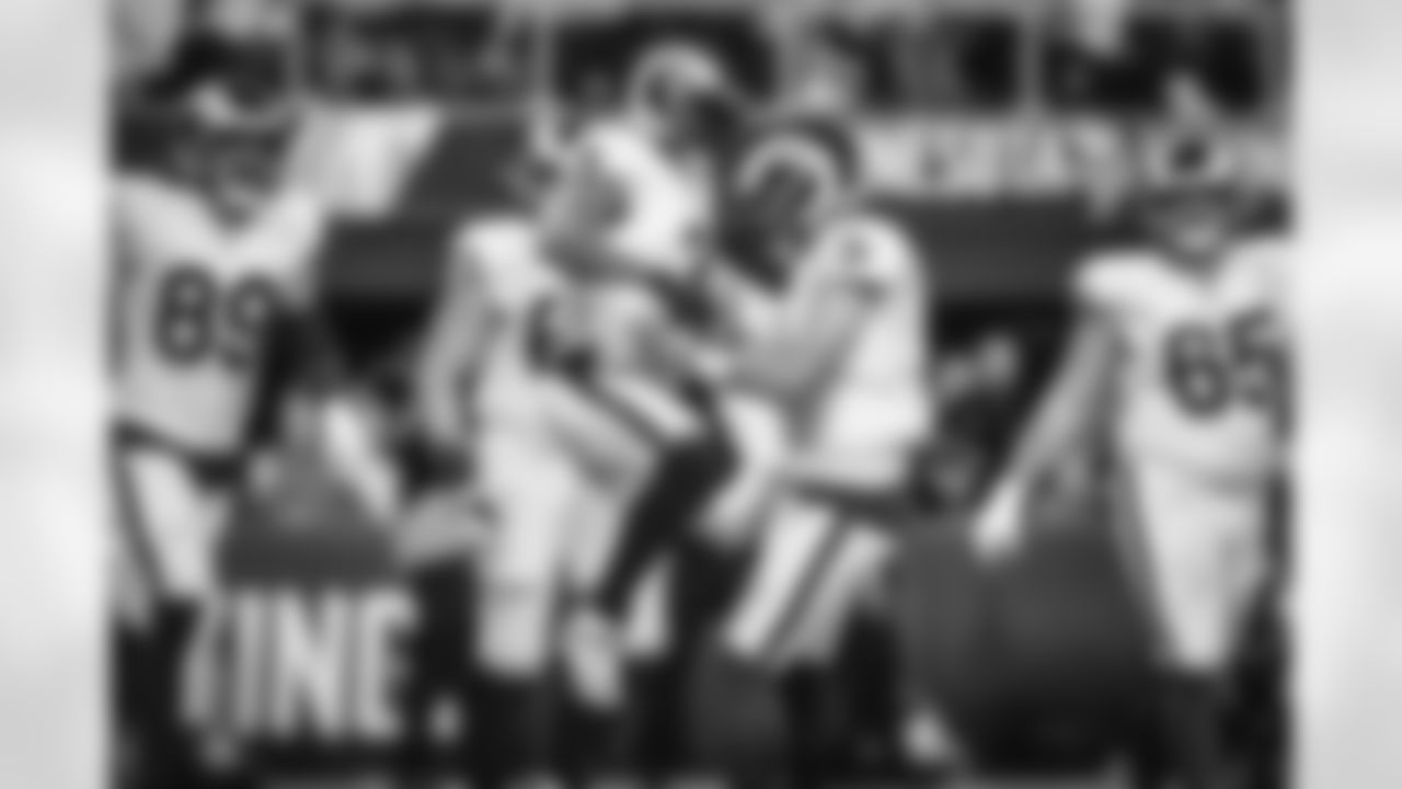 The Los Angeles Rams take on the Minnesota Vikings during Week 16 of the 2021 regular season.