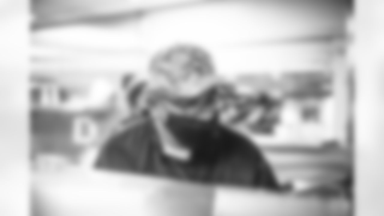 E_211105_RocketMortgageSaluteToService_2614