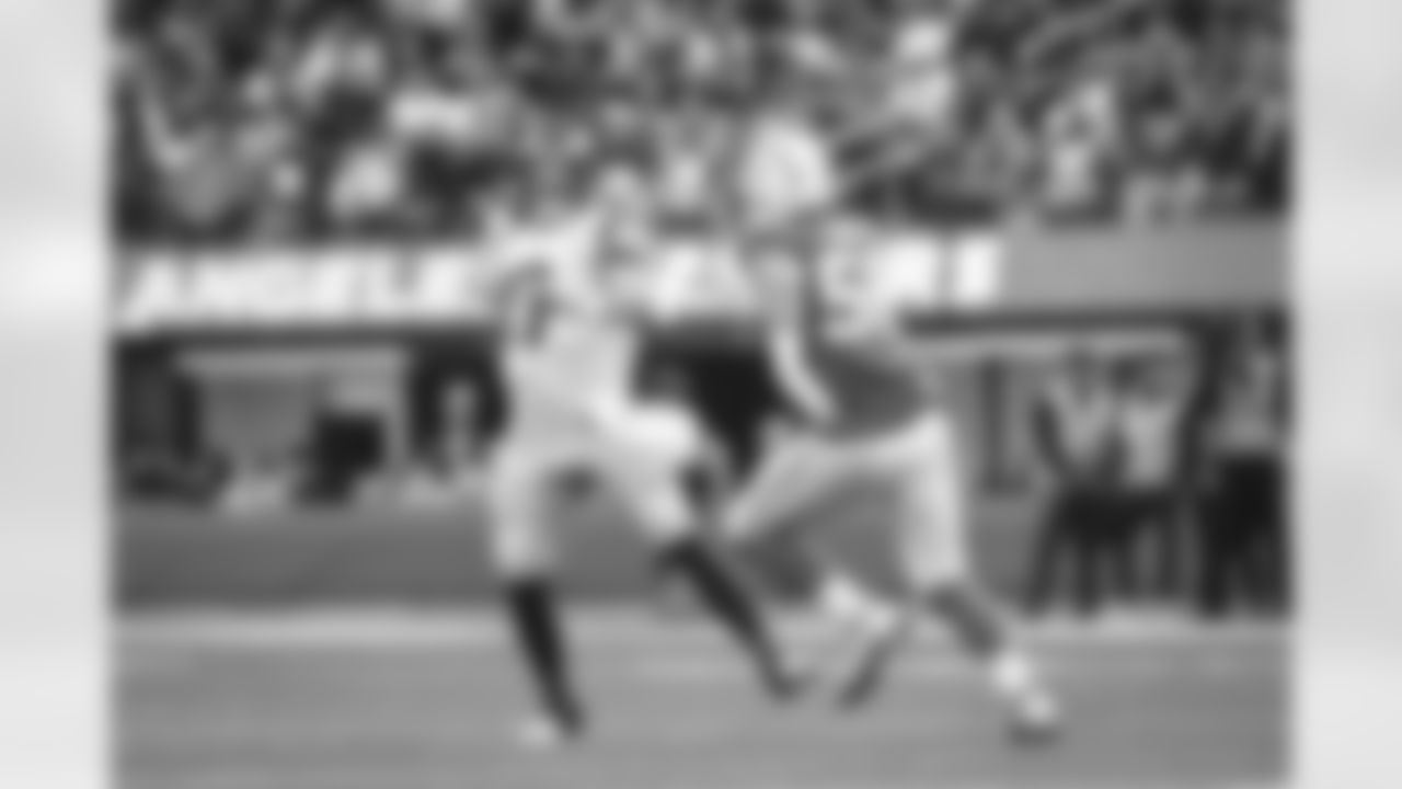 The Los Angeles Rams take on the Los Angeles Chargers during Week 17 of the 2022 NFL regular season