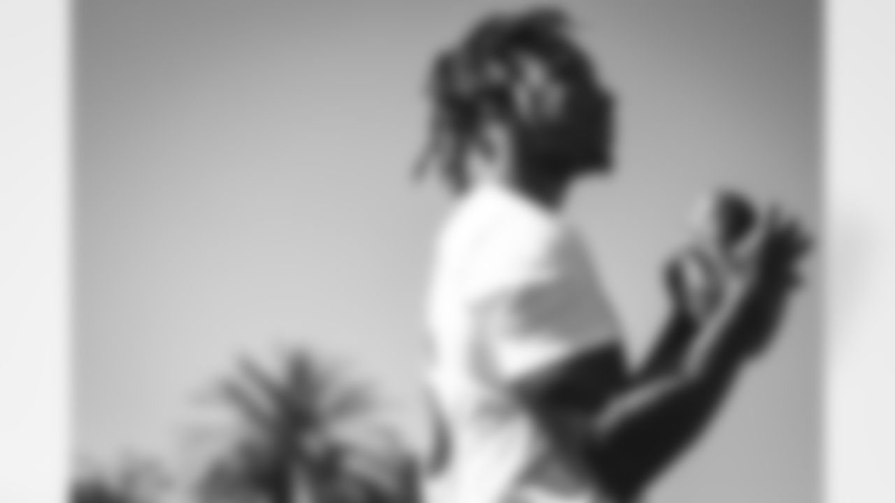 E_TOW27137