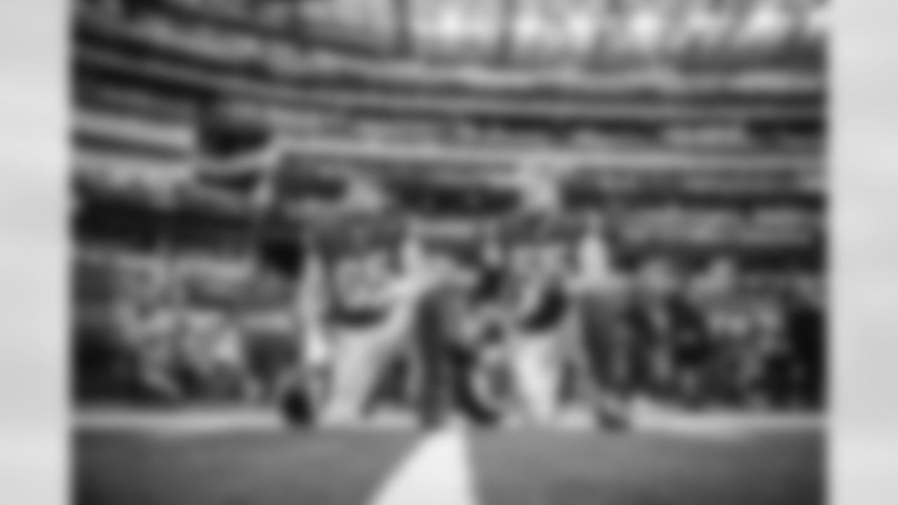 The Los Angeles Rams take on the Seattle Seahawks in Week 15 of the 2021 regular season.