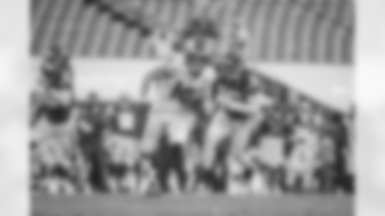 E_SNY_1160