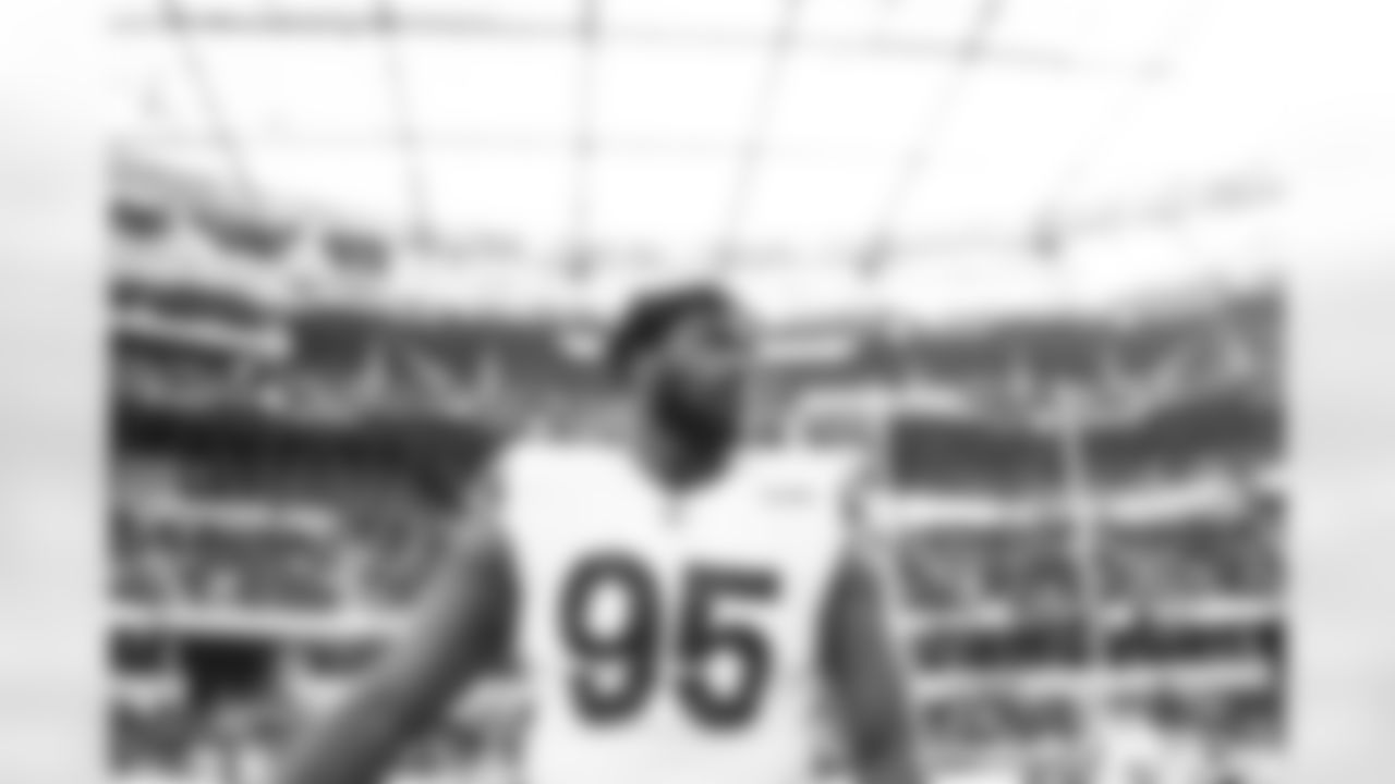 The Los Angeles Rams take on the Los Angeles Chargers during Week 17 of the 2022 NFL regular season