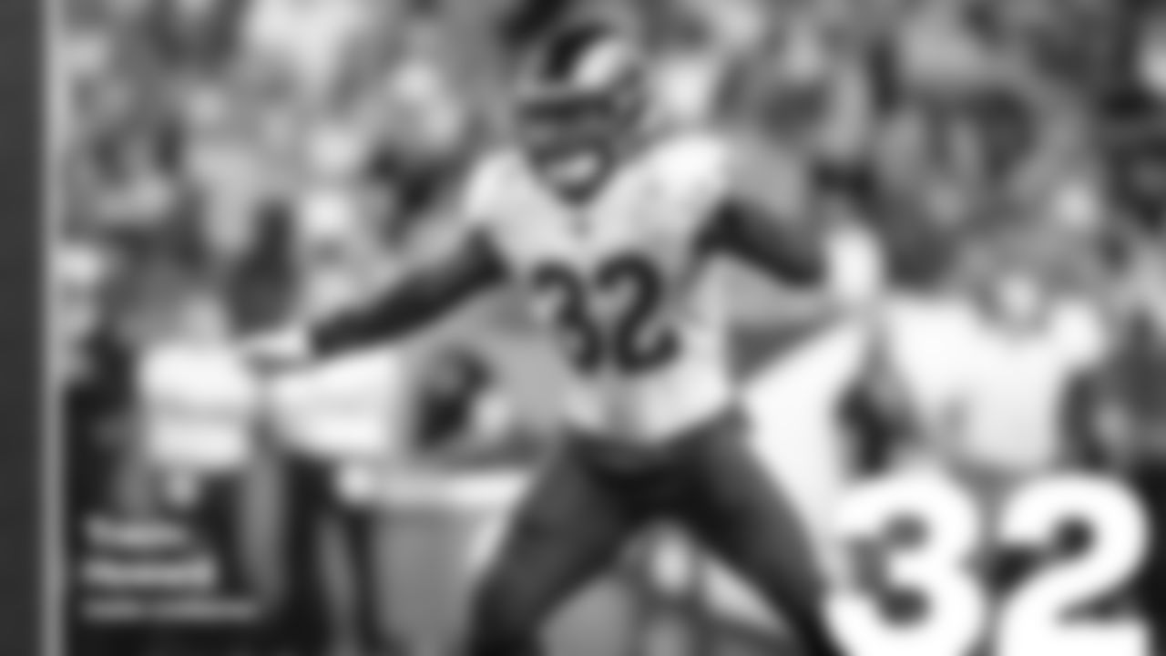 Travin Howard 16x9