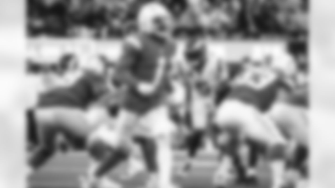 The Los Angeles Rams take on the Los Angeles Chargers during Week 17 of the 2022 NFL regular season