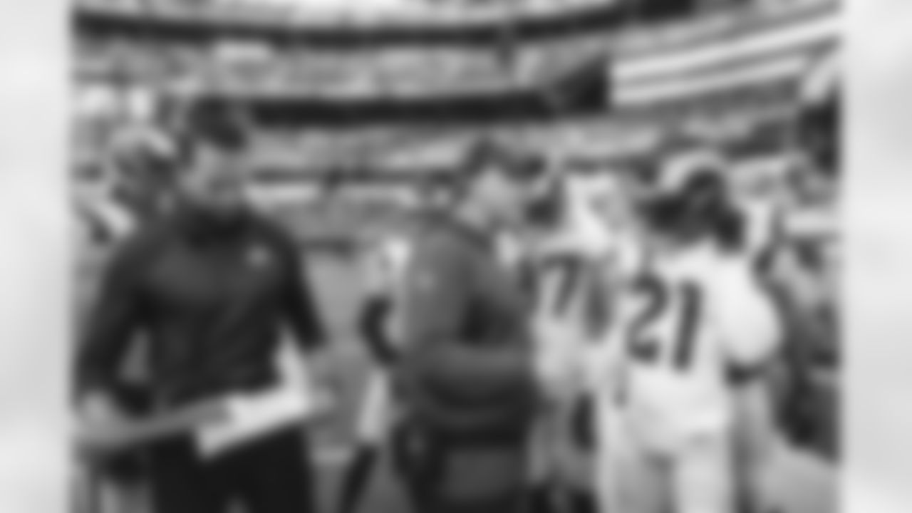 The Los Angeles Rams take on the Los Angeles Chargers during Week 17 of the 2022 NFL regular season