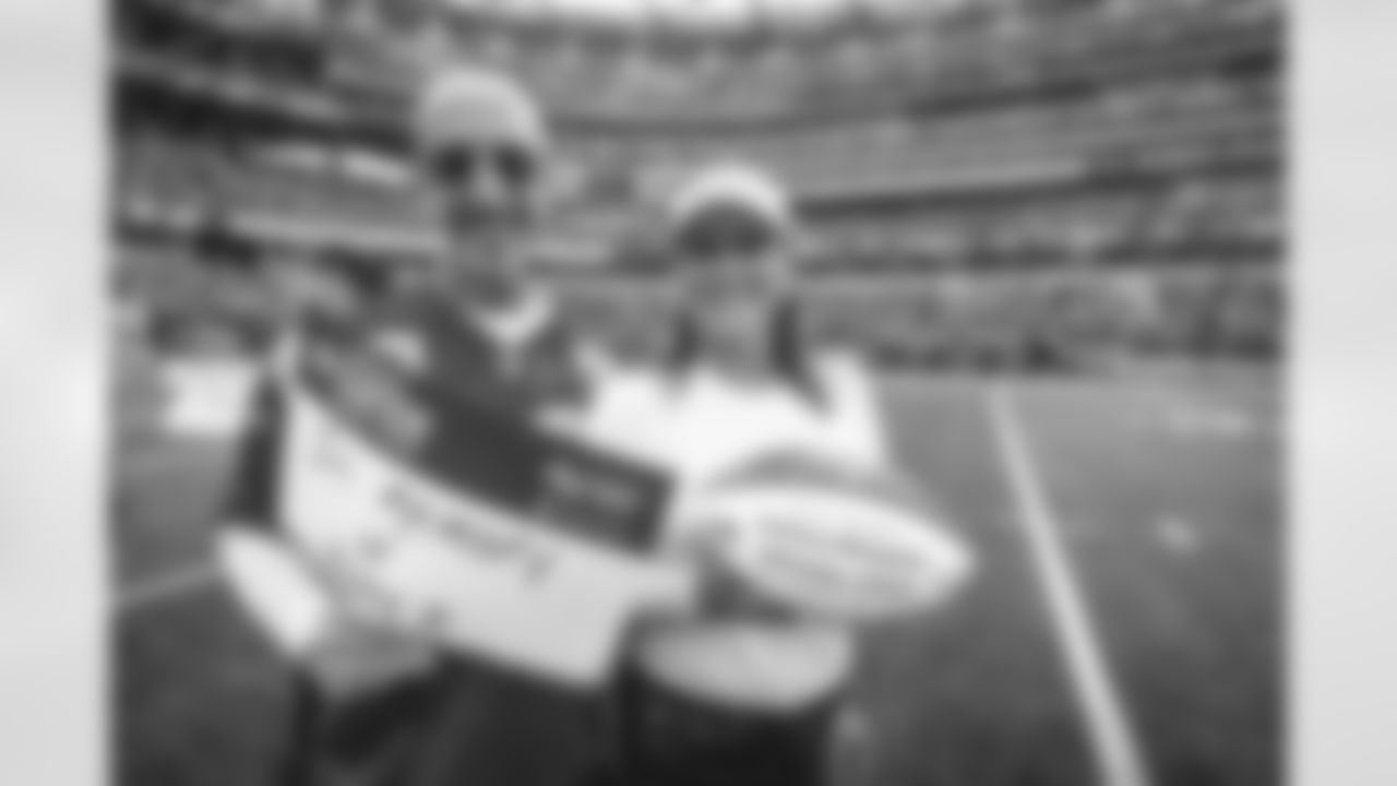The Los Angeles Rams take on the Carolina Panthers during Week 6 of the 2022 NFL regular season.